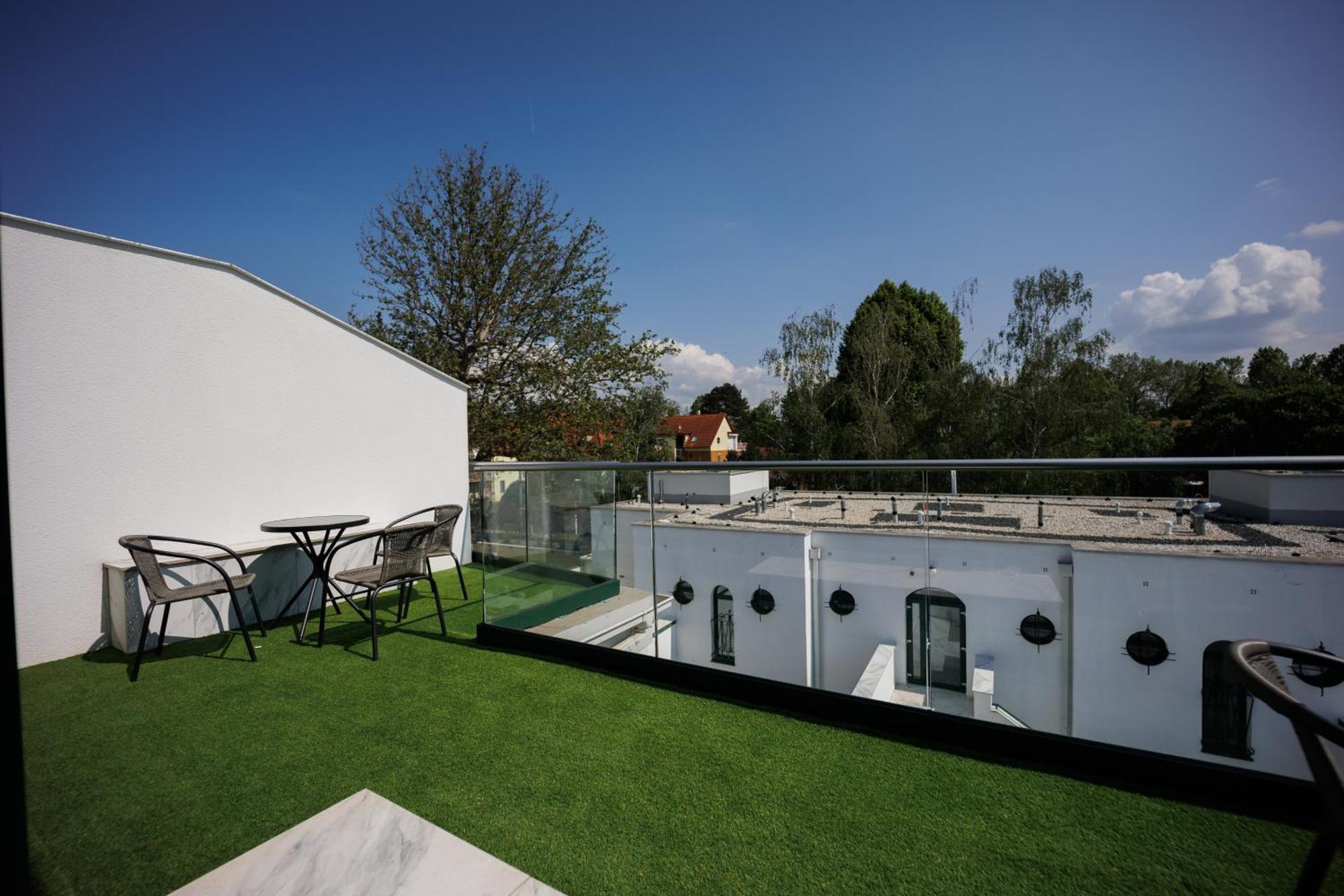 Villa Bauhaus Labi Garden Wellness Apartman Siófok Eksteriør bilde