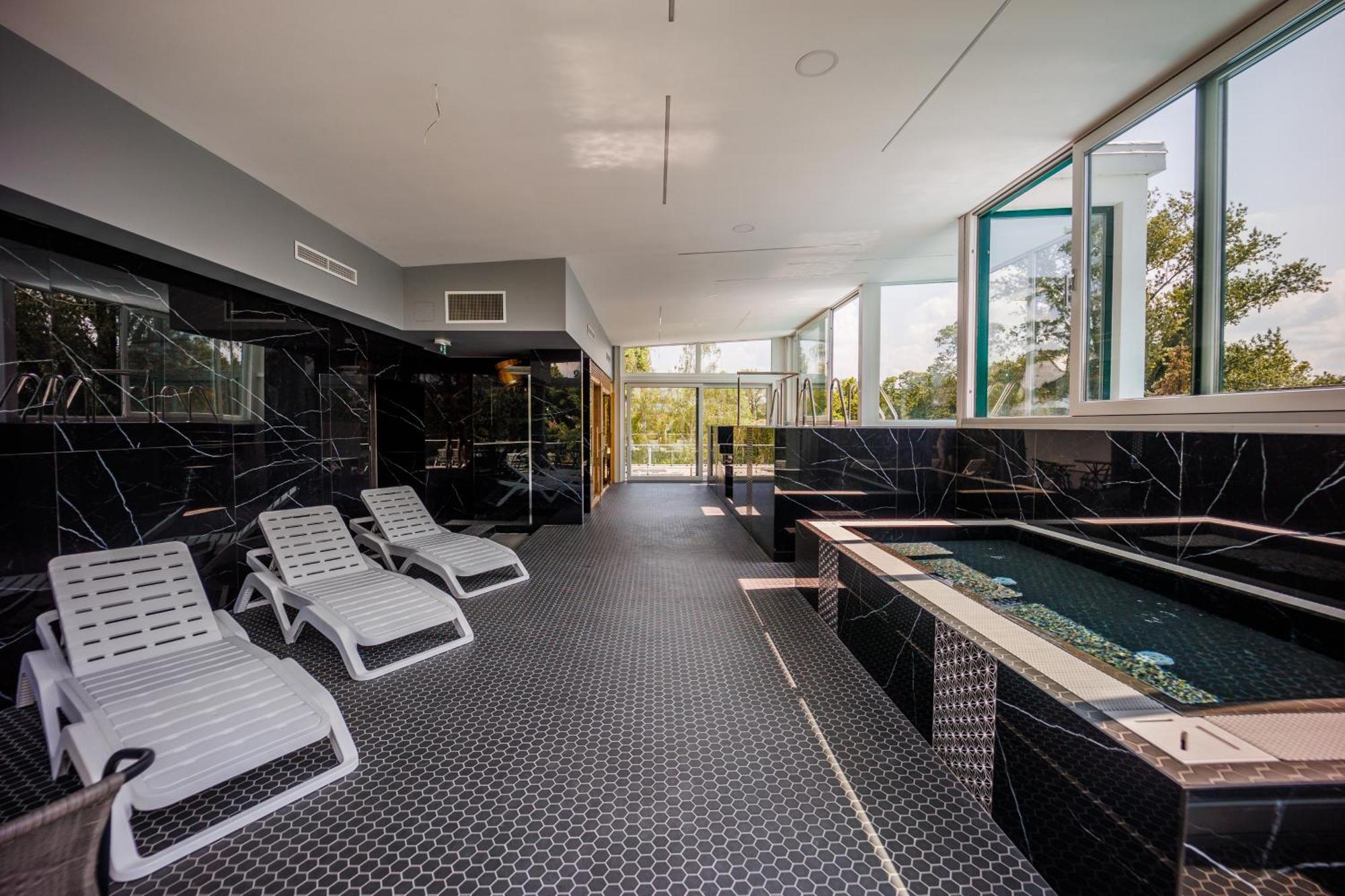 Villa Bauhaus Labi Garden Wellness Apartman Siófok Eksteriør bilde