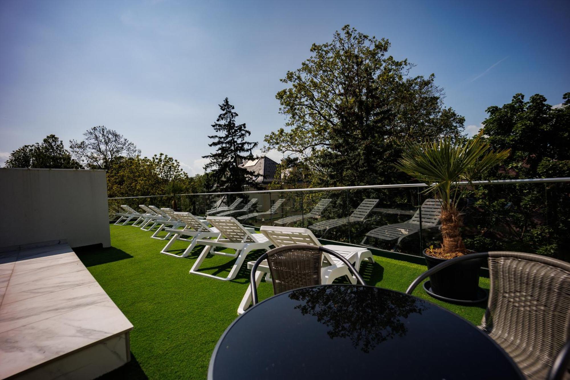 Villa Bauhaus Labi Garden Wellness Apartman Siófok Eksteriør bilde